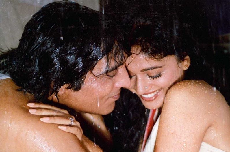 Madhuri Ki Nangi Sexy Video - Vinod Khanna became uncontrollable kissing Madhuri Dixit, Dayawan Film