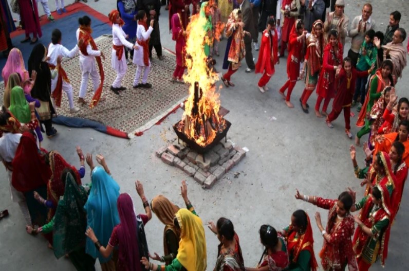Lohri festival is being celebrated for two days