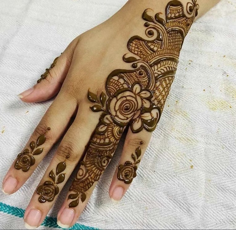 10 Beautiful Punjabi Mehndi Designs to Try in 2021