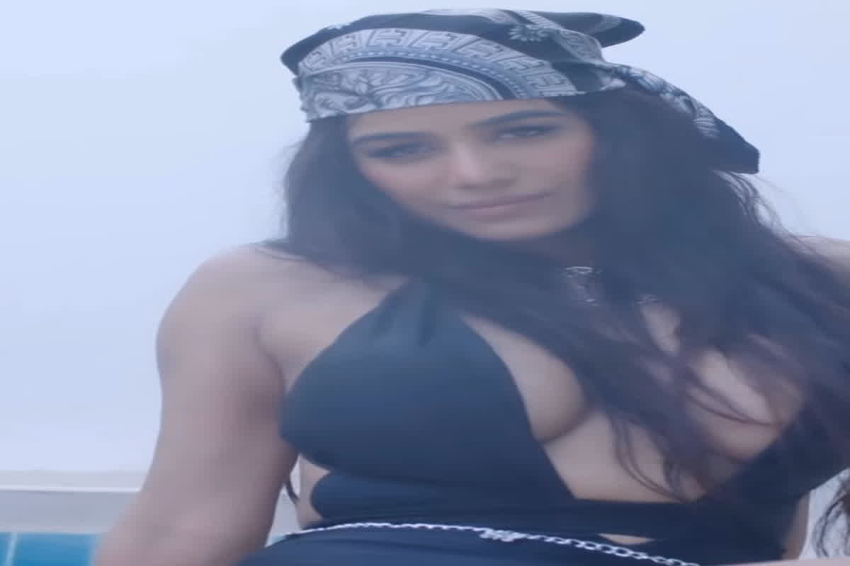 Sunny Leone Poonam Pandey Ki Sexy Video - Poonam Pandey Sexy New Video