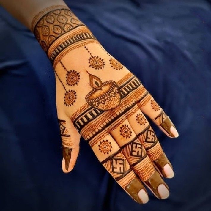 Simple Mehndi Designs Styles Easy and New Arabic Front Hand in 2023