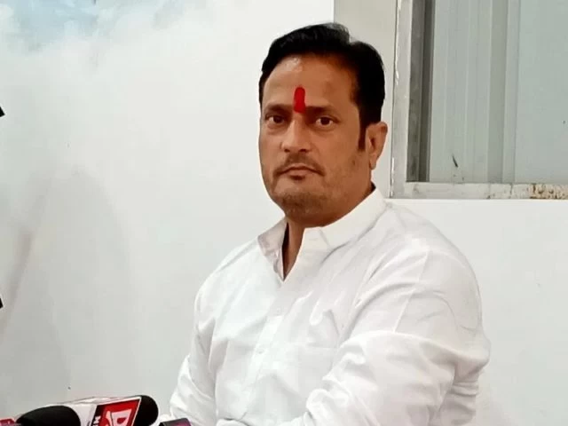 स सद य सच व व क स उप ध य य क म ग प रद श क ल ग क ल ए आरक ष त ह सरक र न कर य Demand For Parliamentary Secretary Vikas Upadhyay Government Jobs Should Be Reserved For The